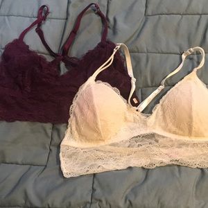 Set of bralettes